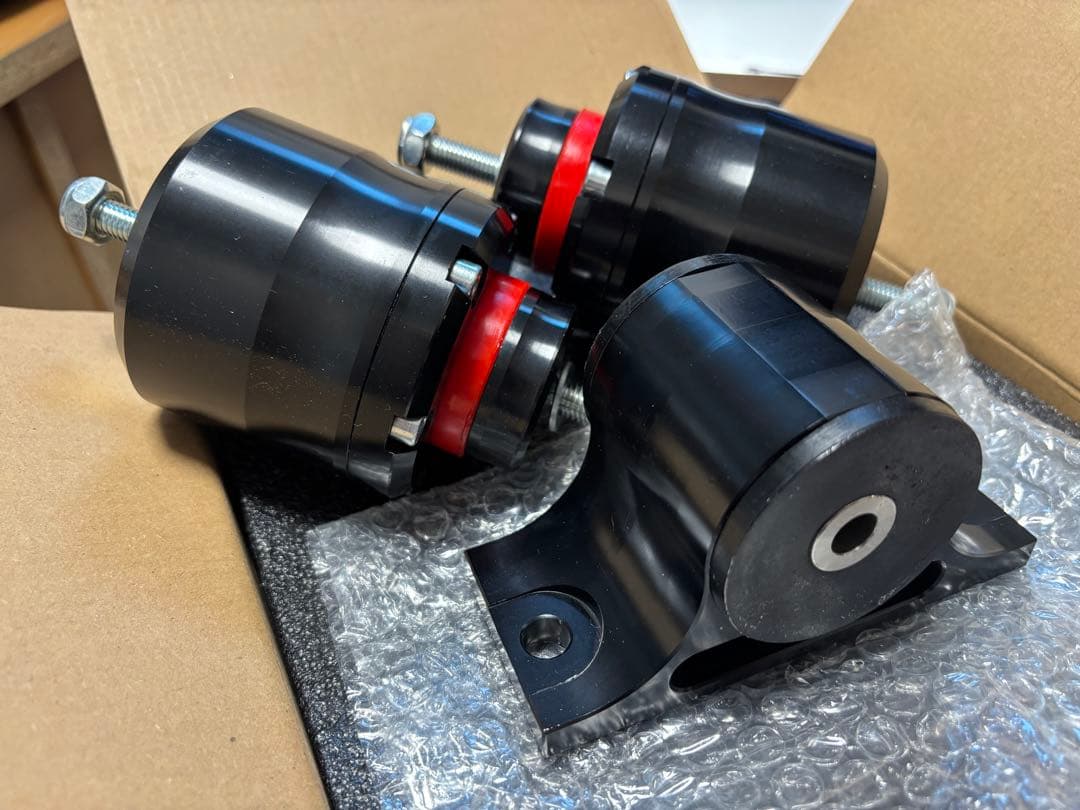 【即納】新品未使用 Z33 V35 強化 エンジン/ミッションマウントセット