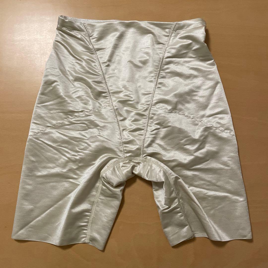 【美品】BRIDAL BEAUTE バックレスビスチェ E65 ガードルM