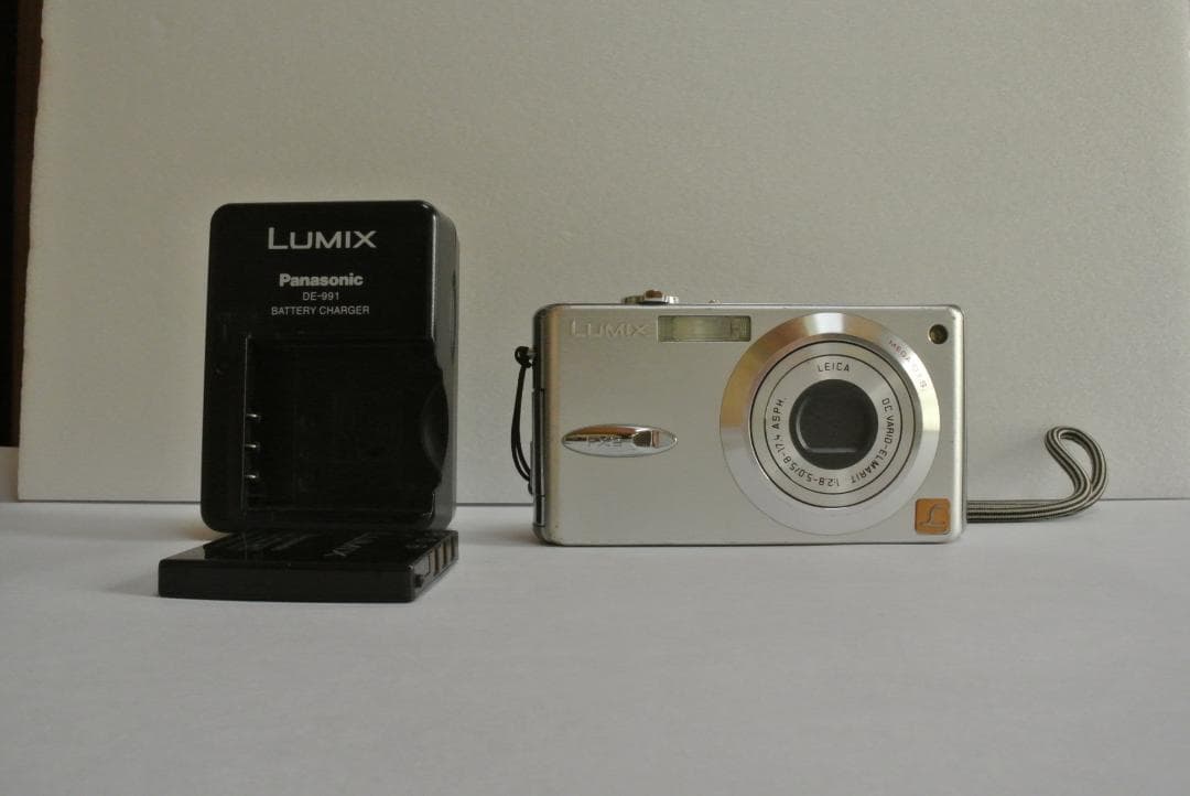 【動作確認済】LUMIX DMC-FX2 純正充電器付 オールドコンデジ レトロ