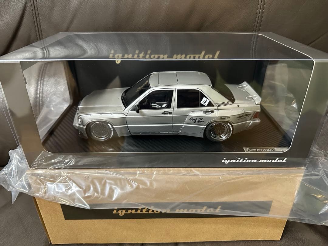 1/18 イグニッションモデル PANDEM メルセデス ベンツ 190 E 銀