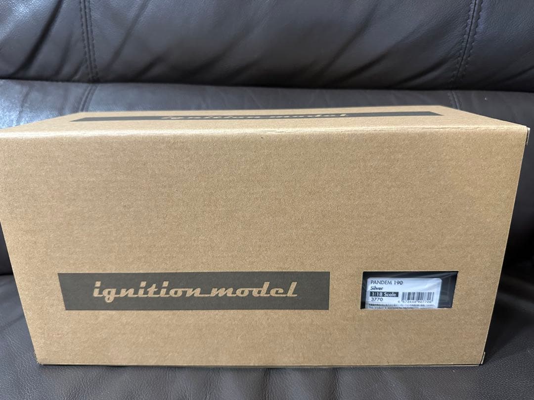1/18 イグニッションモデル PANDEM メルセデス ベンツ 190 E 銀