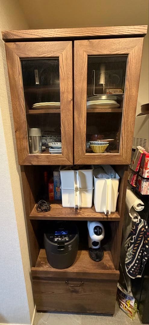 木製食器棚 ダークブラウン ガラス扉付き