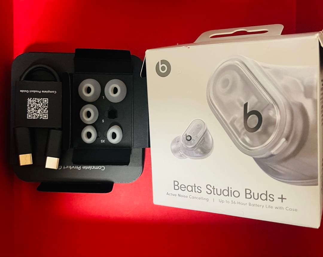 Beats Studio Buds + トランスペアレント　スケルトン