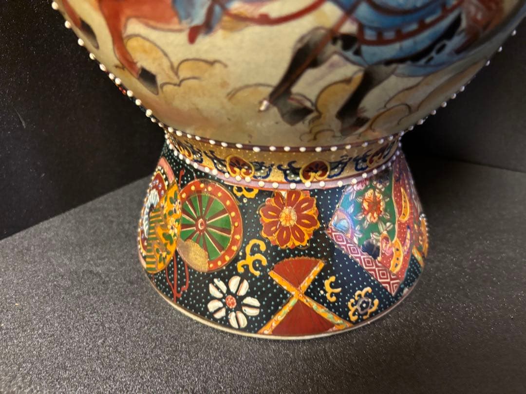 薩摩焼 大壺 着物美人画 騎馬武将 金彩色絵 青粒花瓶