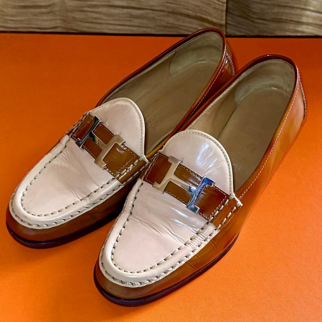 HERMES ベージュ・ブラウン ローファー