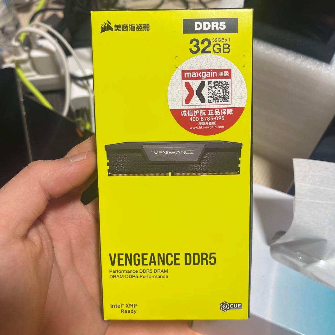 VENGEANCE DDR5 32GB メモリ
