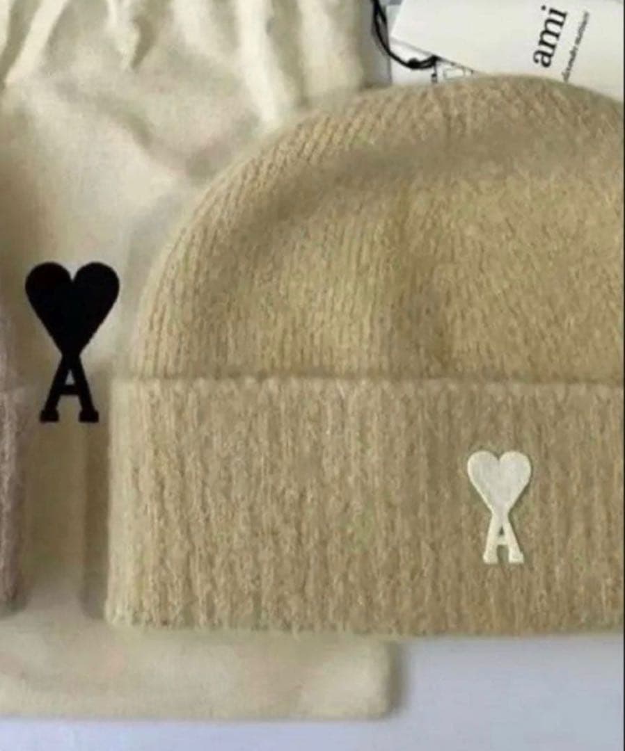 お*ゆ様 【超美品】AMIPARISアルパカブレンドニットビーニー