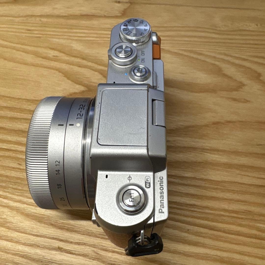 Panasonic DMC-GF7W ミラーレス一眼 カメラ