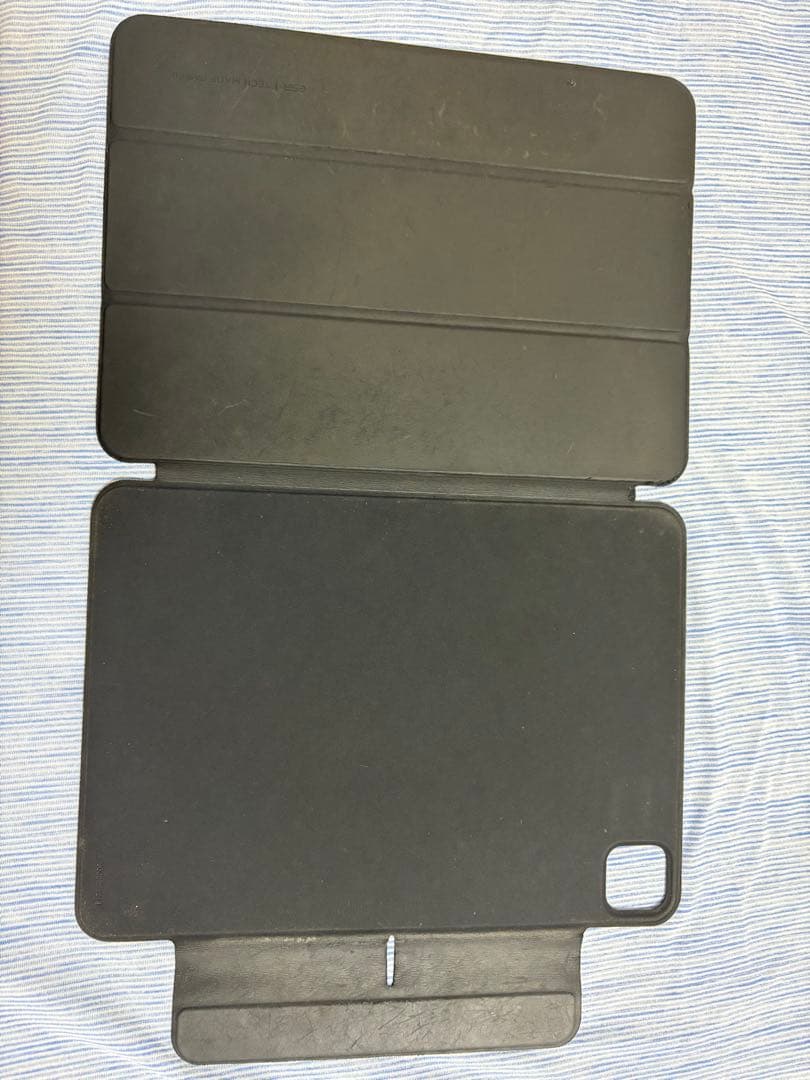 iPadpro11第3世代手帳型カバーApple Pencil（画面にヒビあり）