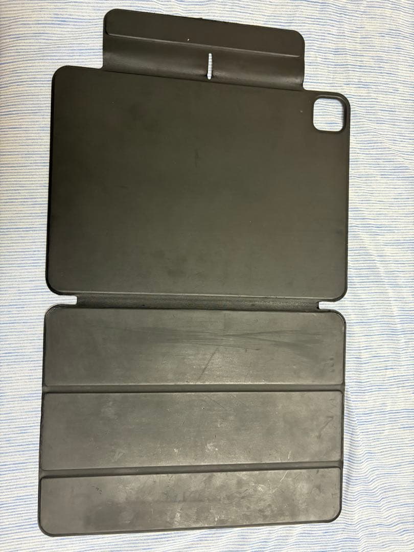 iPadpro11第3世代手帳型カバーApple Pencil（画面にヒビあり）