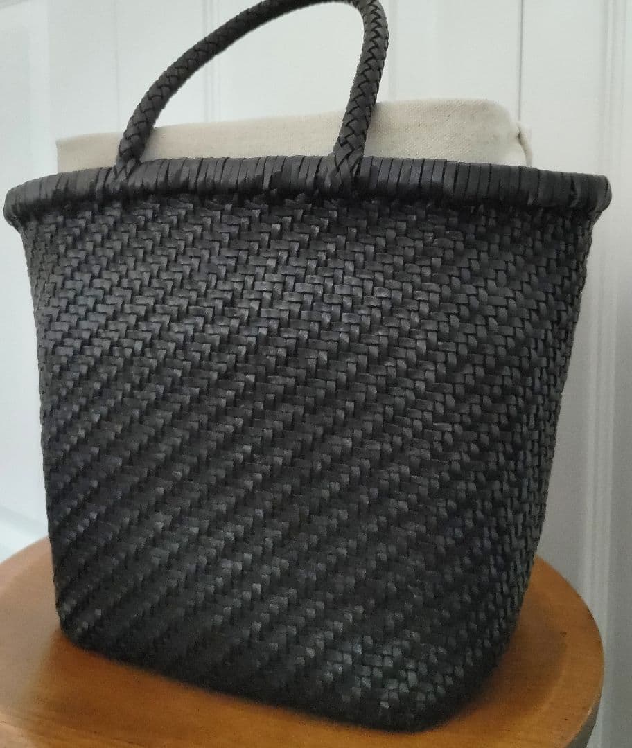 「takachiです」POMTATA 黒 本革 トートバッグ カゴバッグ