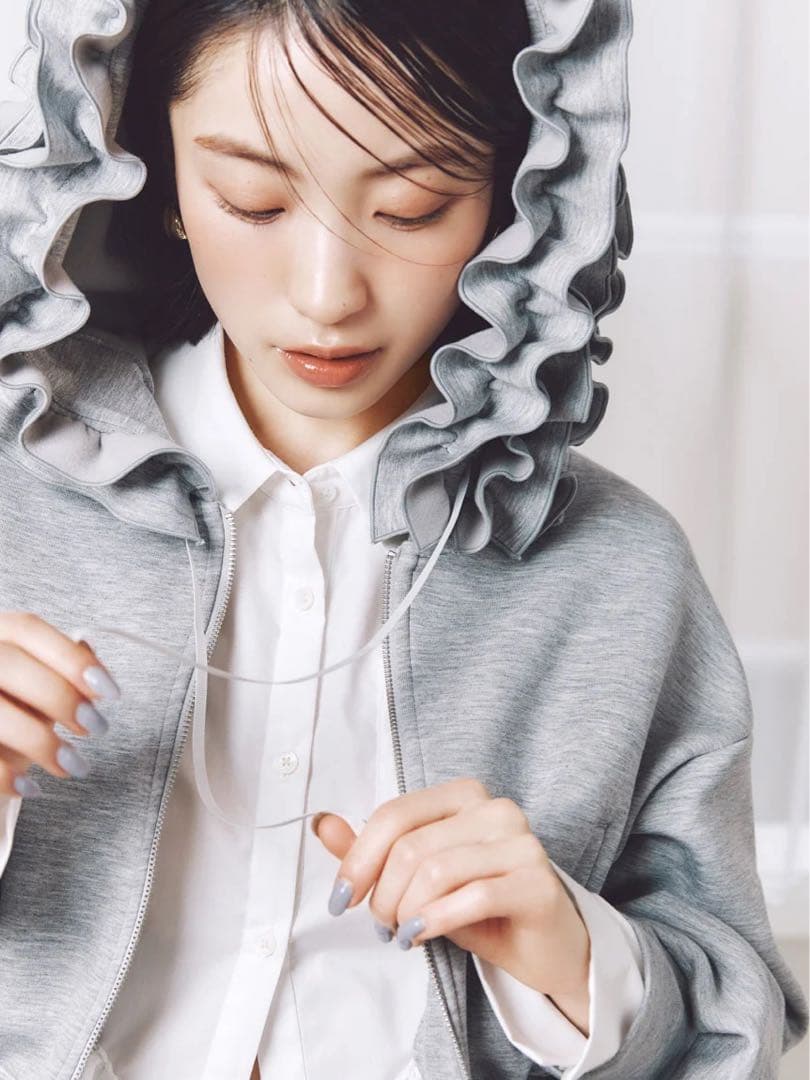 SNIDEL❤️新品未使用❤️フリルショートジップパーカー❤️グレー新作グレー完売