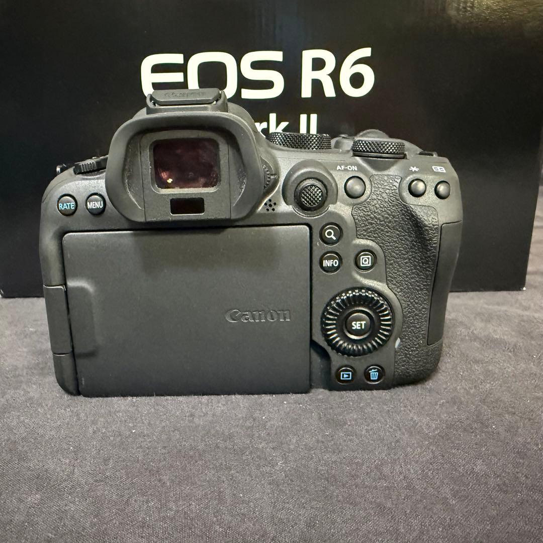 【美品】 EOS R6 Mark II レンズキット(保証書付き)