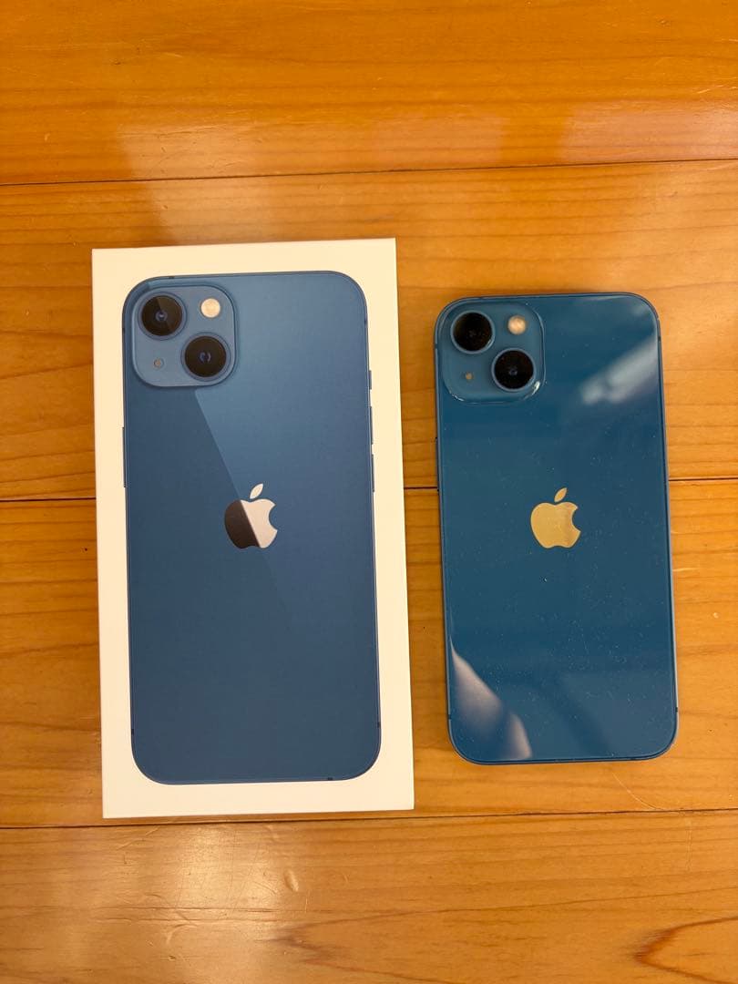 Apple iPhone 13 ブルーSIMフリー美品