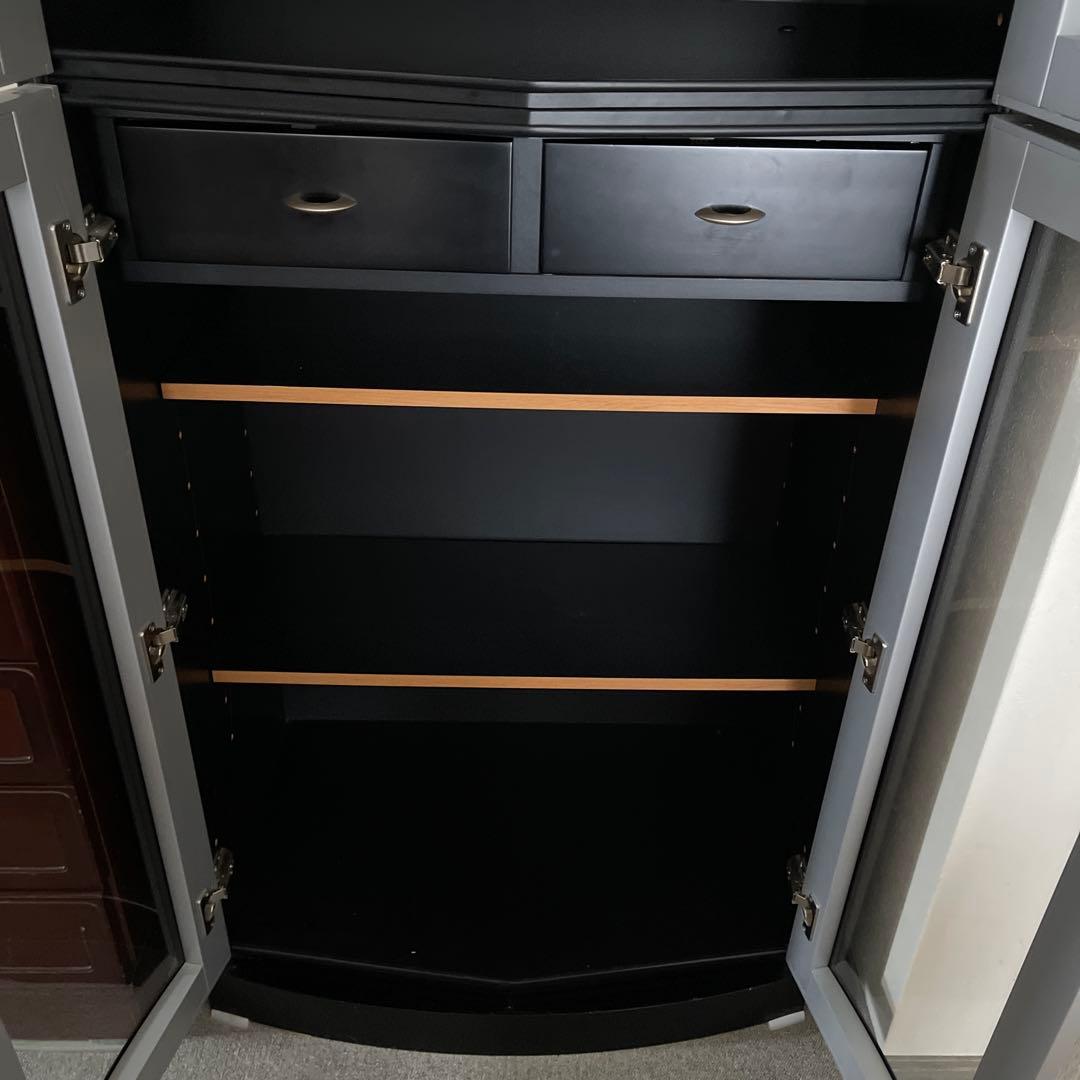 送料込み★飾り棚　ブラック×シルバー ガラス扉　日本製 本棚としてもOKです