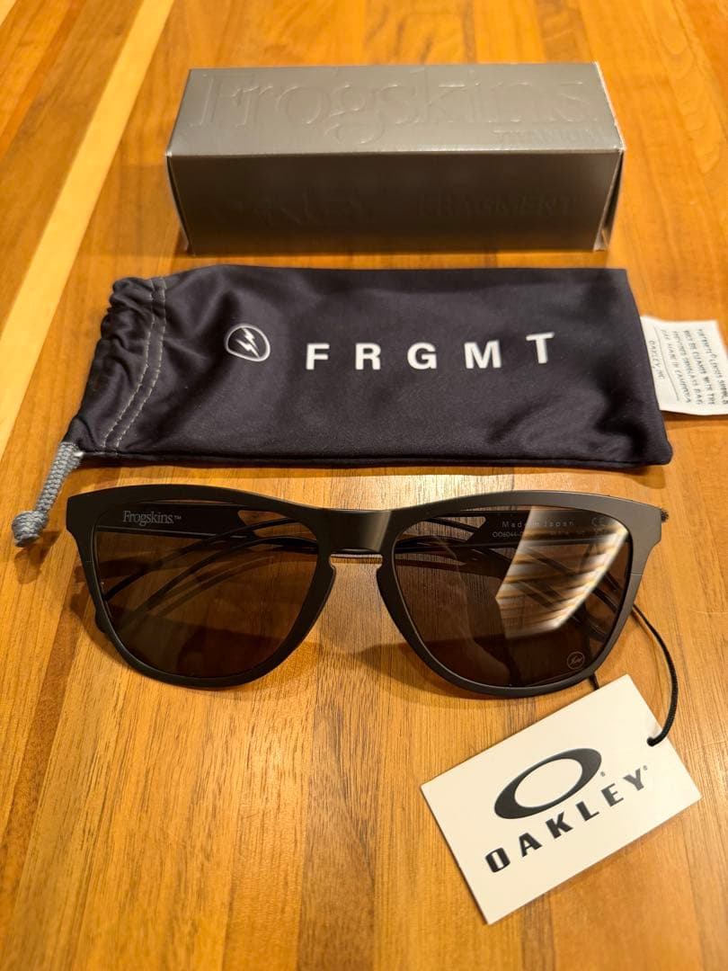 Oakley フラグメントデザイン　チタン　サングラス