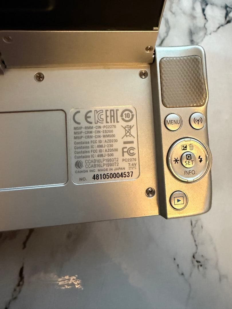 Canon EOS M100 ダブルズームキット 標準 望遠レンズ 週末限定値下