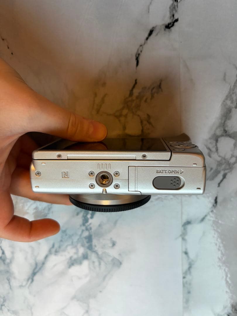 Canon EOS M100 ダブルズームキット 標準 望遠レンズ 週末限定値下