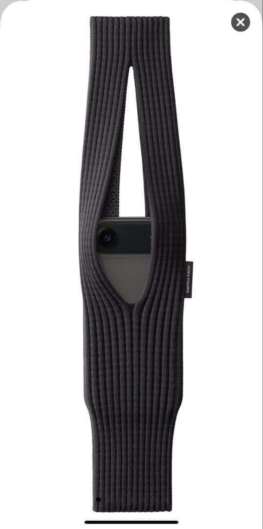 Apple iPhone Pocket ISSEY MIYAKE ブラック