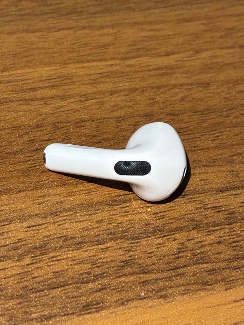 AirPods 4 （アクティブノイズキャンセリング非搭載）