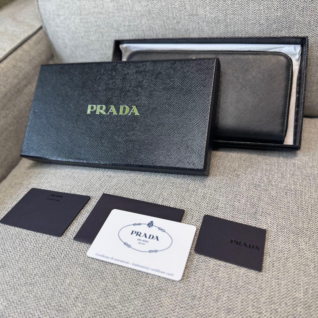 PRADA プラダ サフィアーノ レザー ラウンドジップ 長財布 ブラック