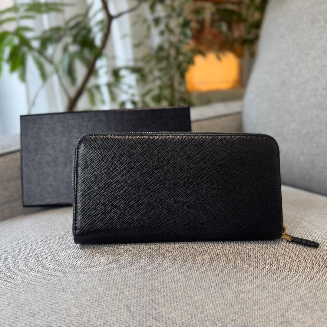 PRADA プラダ サフィアーノ レザー ラウンドジップ 長財布 ブラック