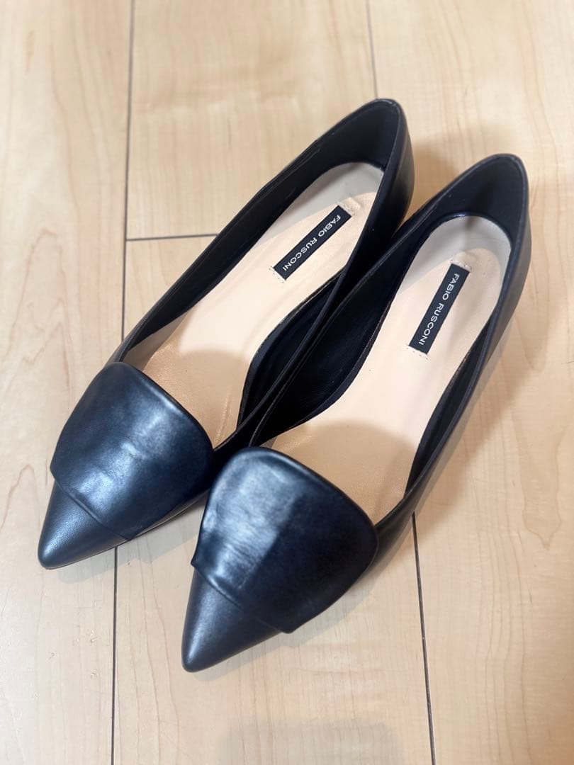 FABIO RUSCONI ブラックレザーポインテッドトゥフラットシューズ