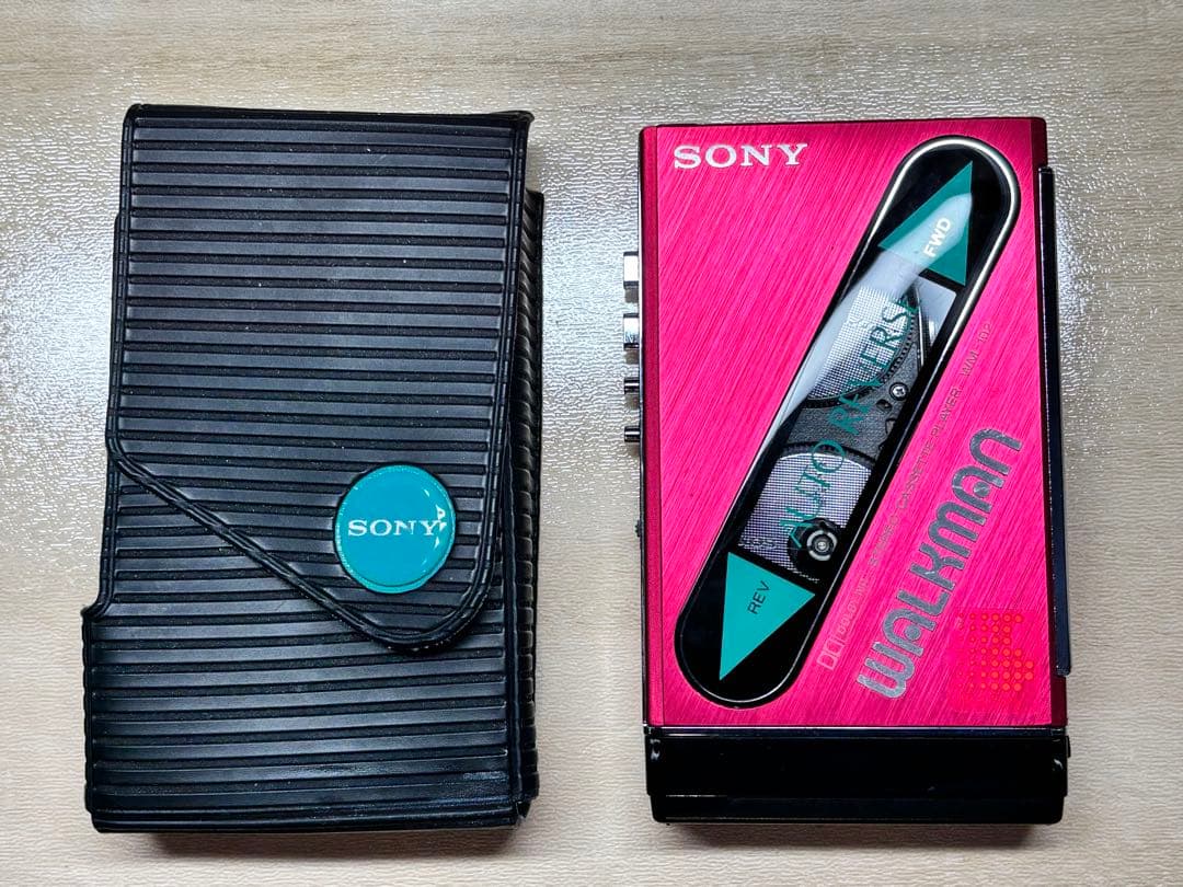 【希少】SONY ソニー WM-102 ウォークマン 純正ケース付　動作不安定