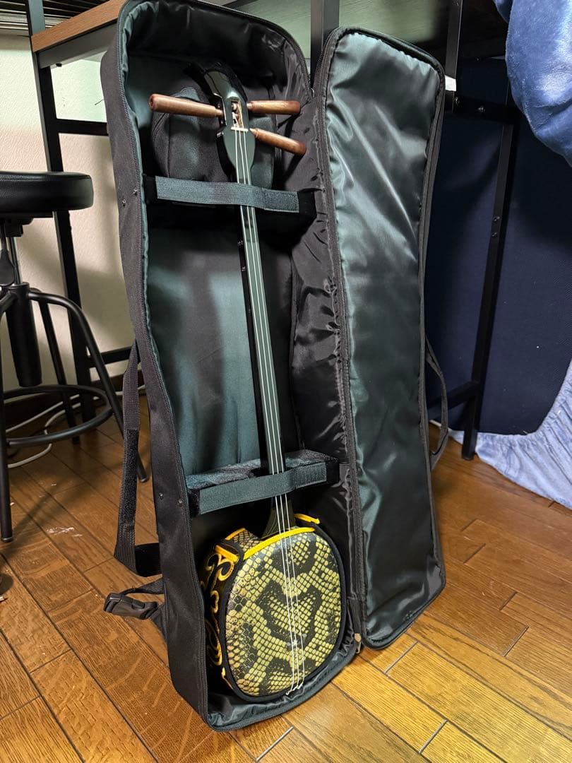 三線 人工皮　初心者用　ケース付き