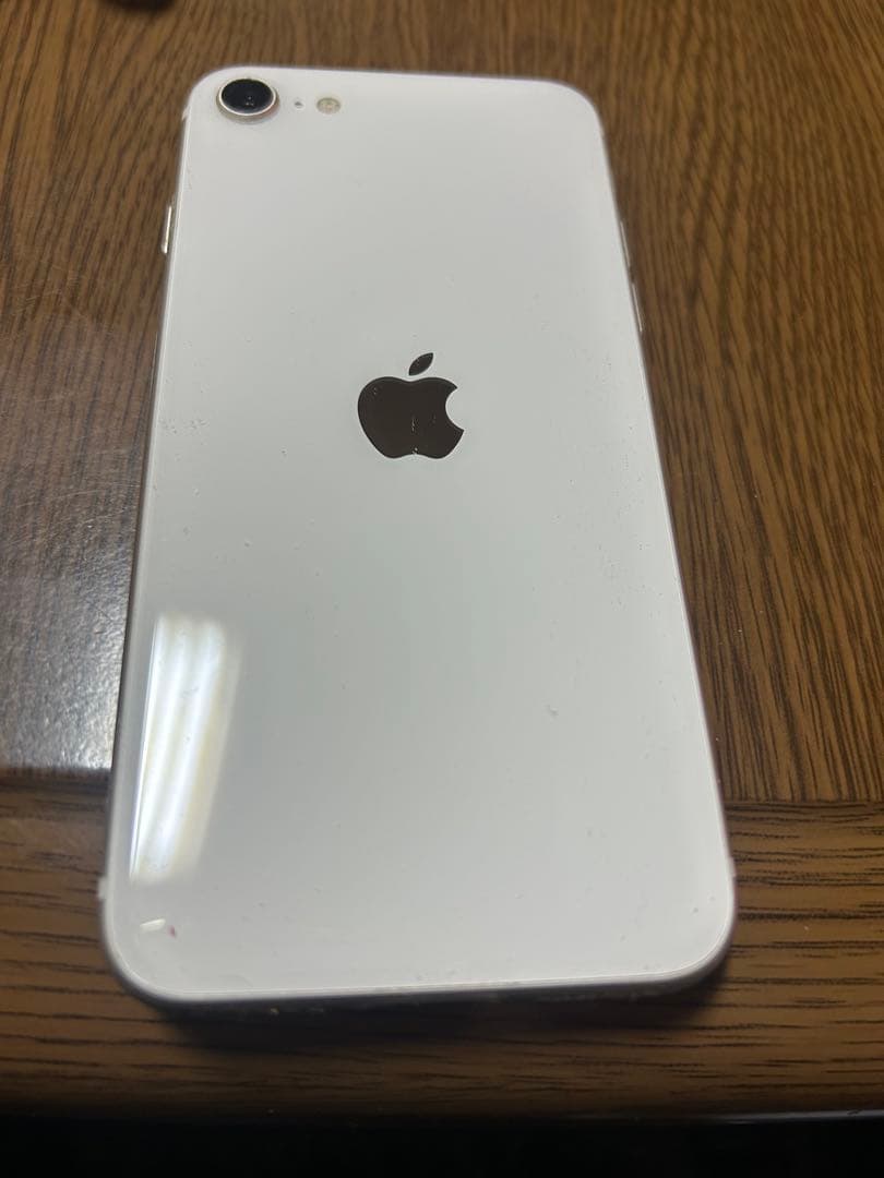 Apple iPhone SE (第3世代) ホワイト 本体