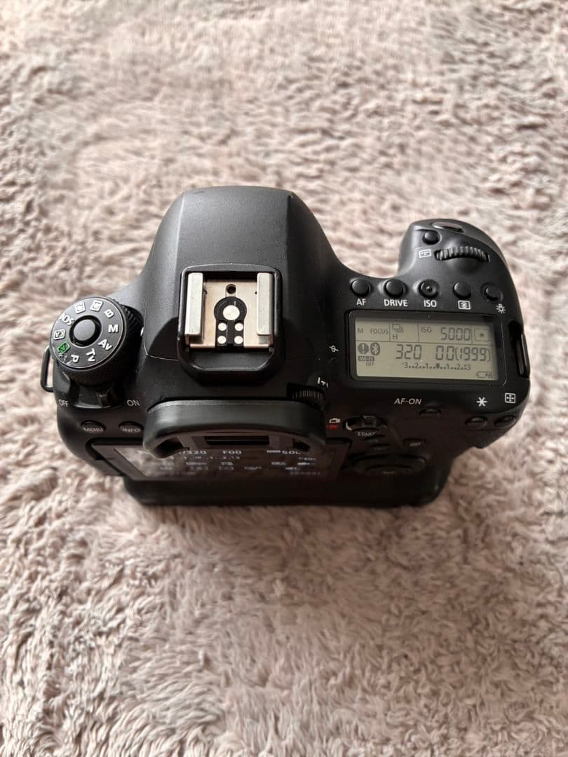 Canon EOS 6DMarkll ＋ レンズ＋付属品 (未使用に近い)