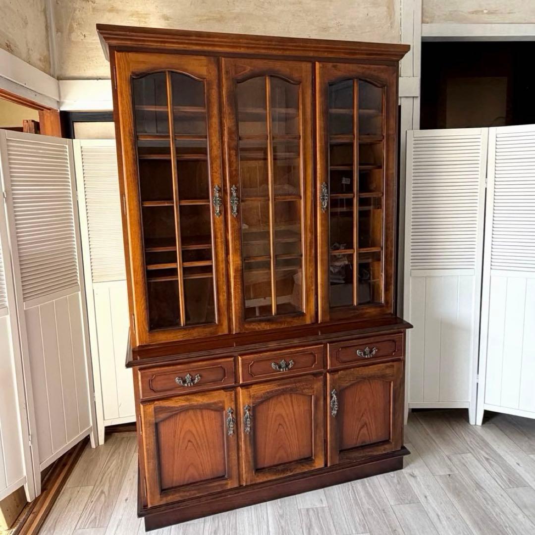 もも出品 カリモク家具 コロニアルシリーズ 食器棚 キッチンボード ガラス