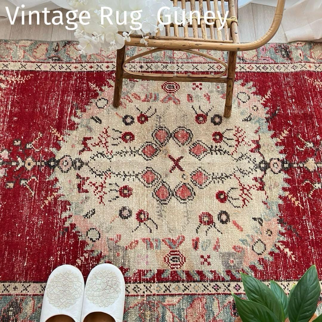 レア貴重✳︎大判　ギュネイラグ　レッド　淡いブルー　ピンク　トルコヴィンテージラグ