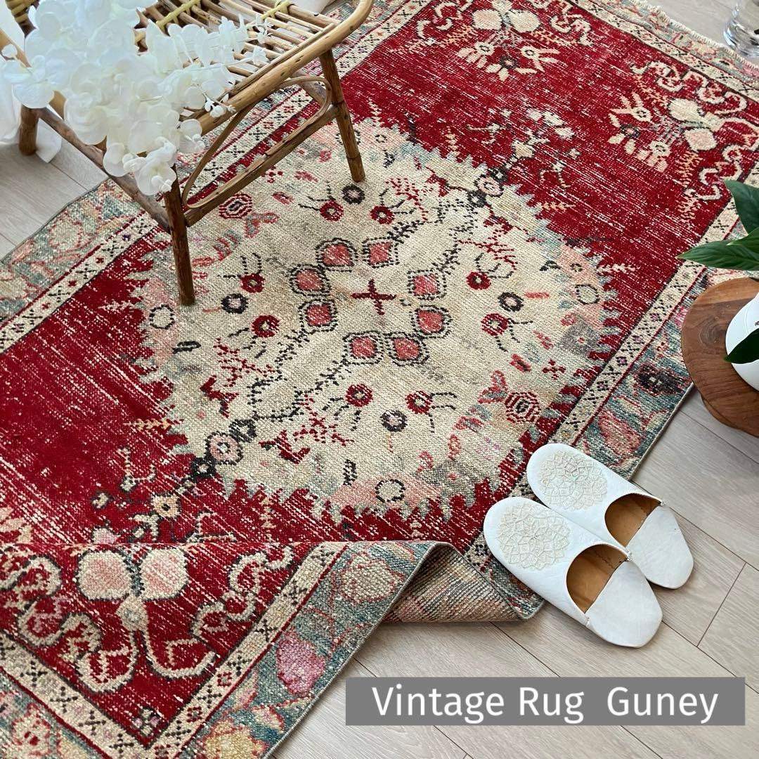 レア貴重✳︎大判　ギュネイラグ　レッド　淡いブルー　ピンク　トルコヴィンテージラグ