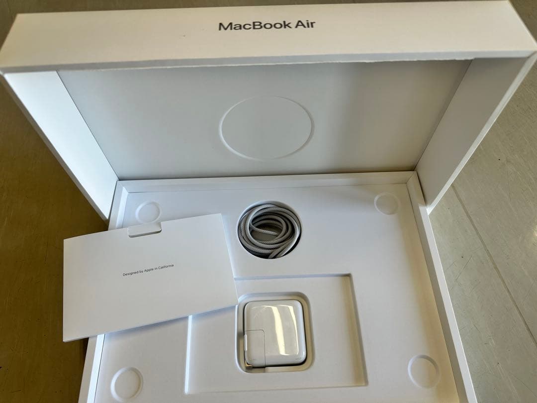 MacBook Air13㌅　M3 256GB