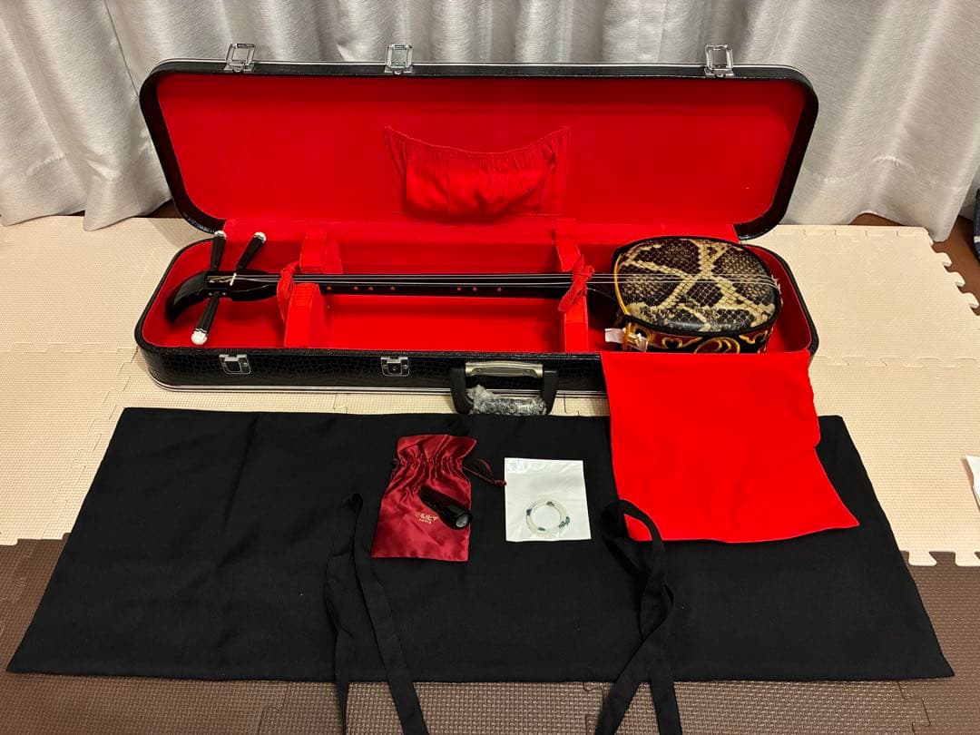 沖縄三線　ハードケース付き