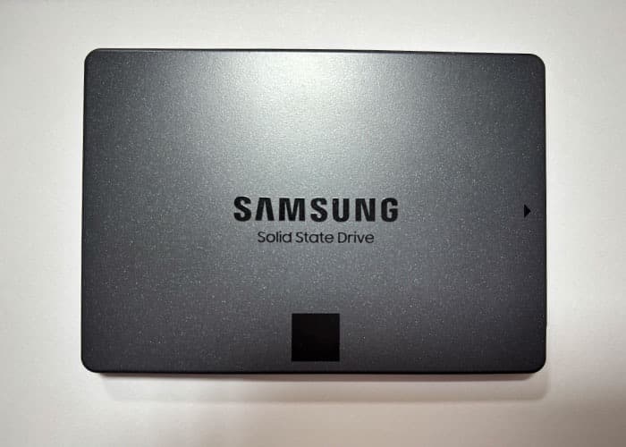 Samsung 870 QVO 8TB 内蔵型SSD 中古