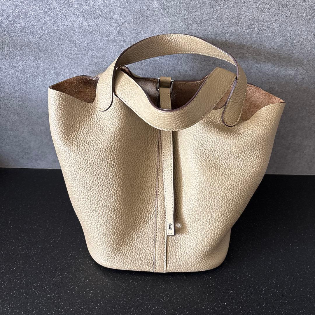 【美品✴︎】4U 本革キューブバッグ MM グレージュ 同色ステッチ