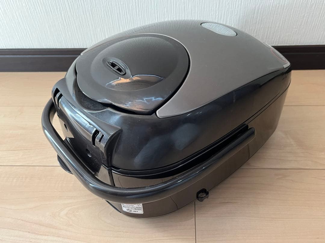 2023年制　5.5合　ZOJIRUSHI　IH炊飯ジャー　NW-VC10　象印