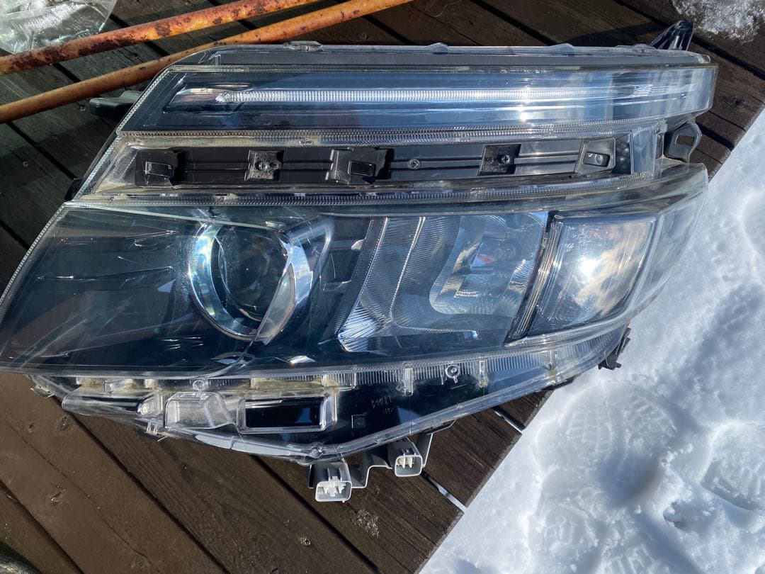 80系BOXY 左ヘッドライト　ジャンク