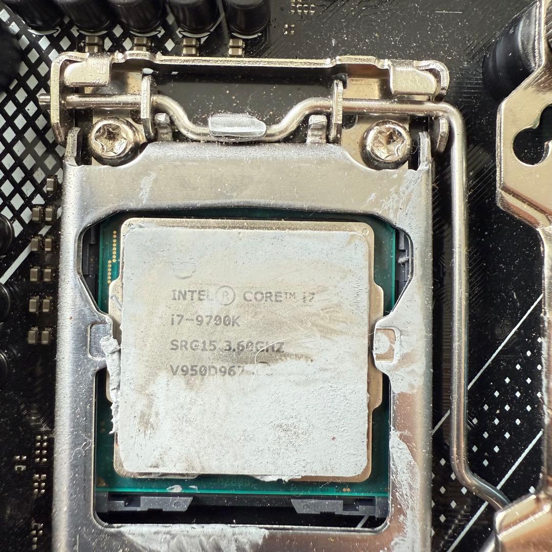Intel Core i7-9700k マザーボード おまけ付き