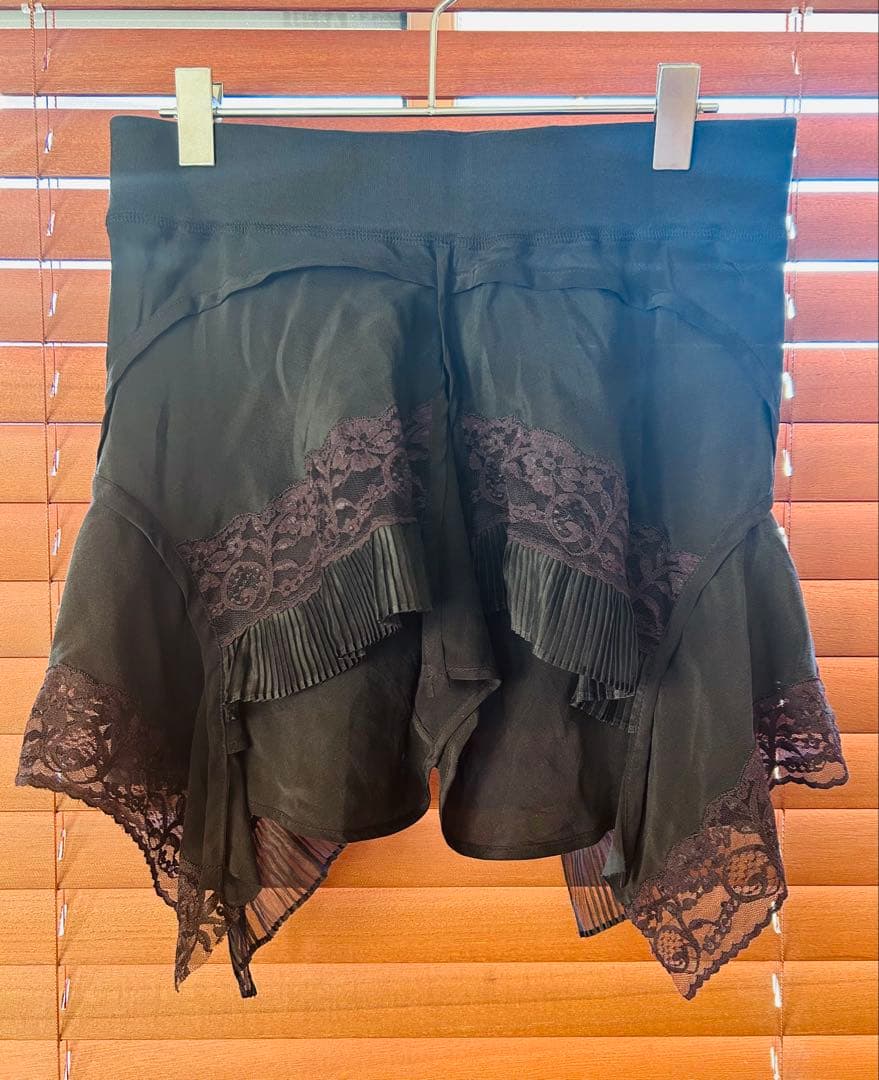 FUTURE CLASSICS レース付きショートパンツ toga sacai