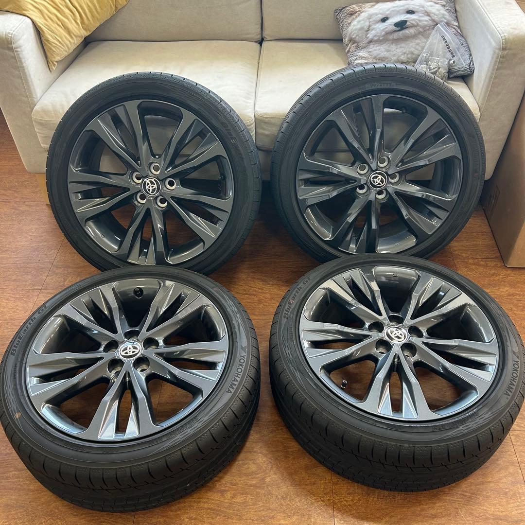 トヨタ カローラツーリング 純正ホイール　YOKOHAMA 215/45R17