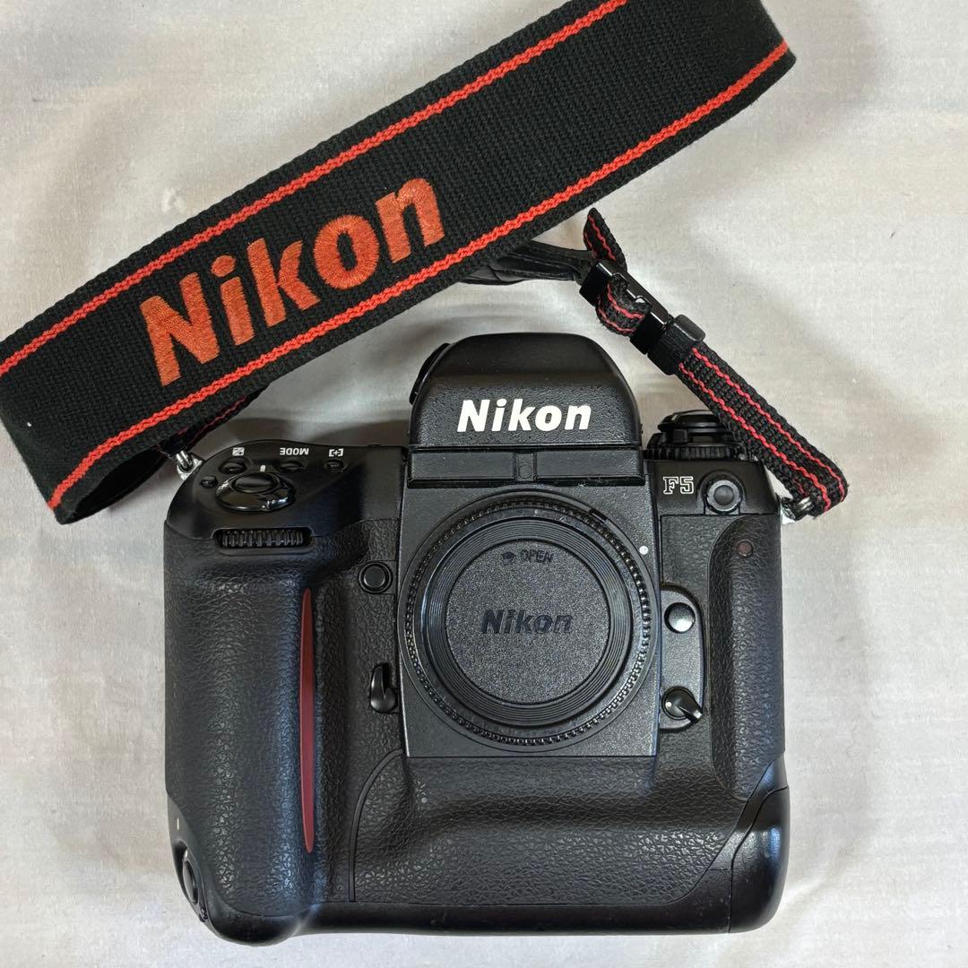 Nikon F5 一眼レフカメラ　ニコン