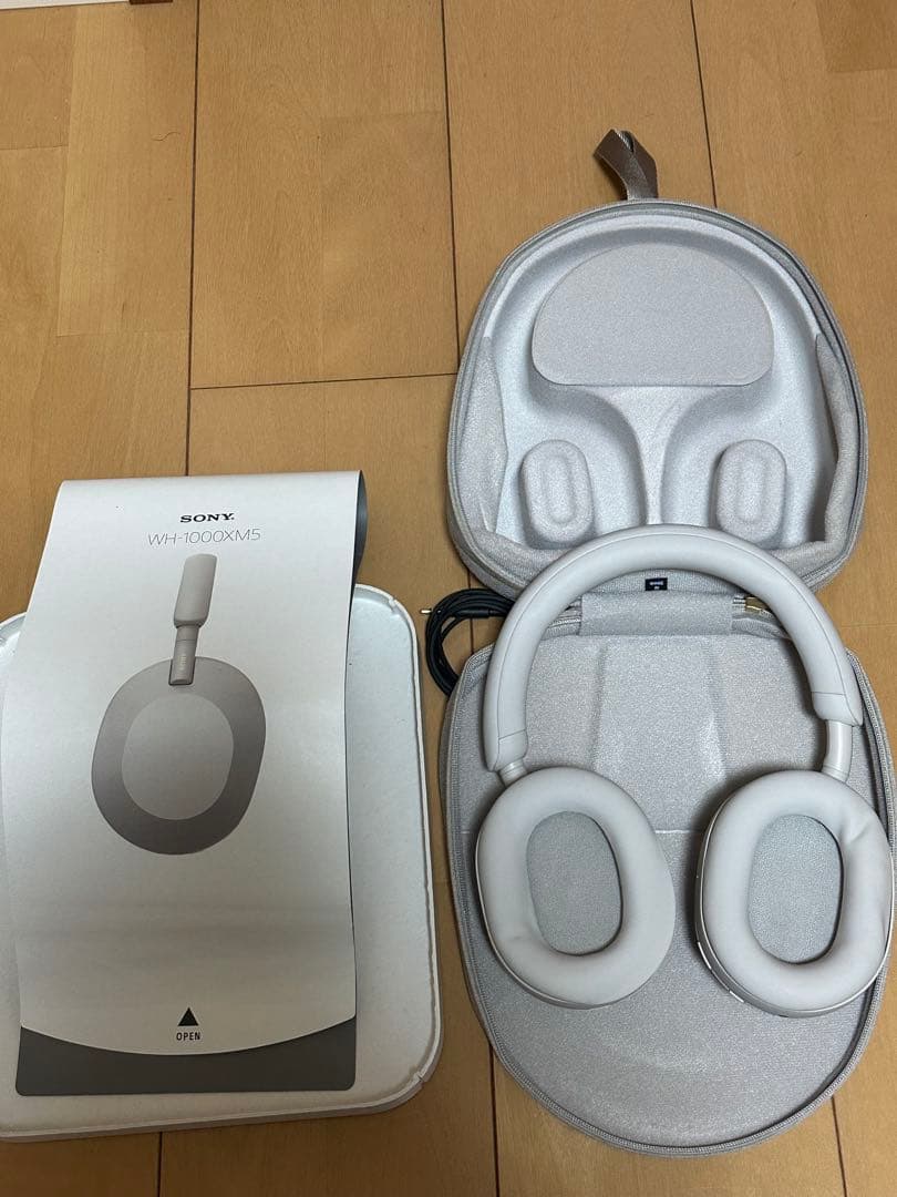 極美品　sony WH-1000XM5 ワイヤレスヘッドホン