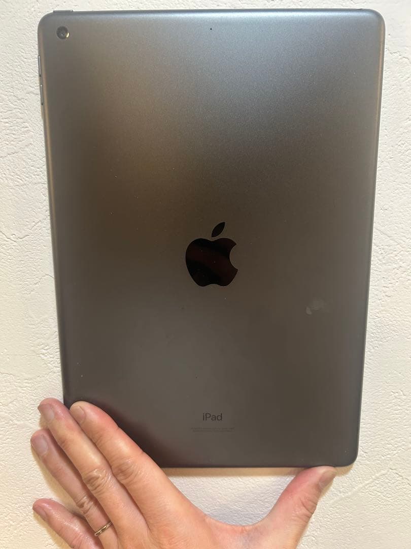 iPad 第9世代 64GB スペースグレー ジャンク品（電源入らない）