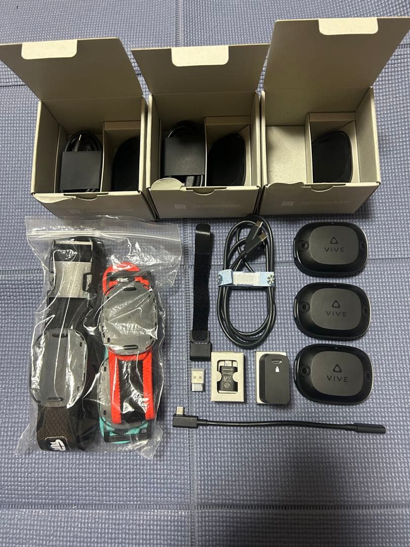 ViveUltimateTracker3個＋ワイヤレスドングル1個 ストラップ付