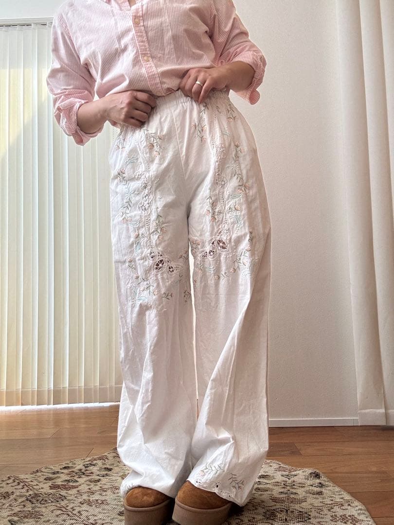 【arさま専用】刺繍入り ホワイト ワイドパンツ リメイク ビンテージレース
