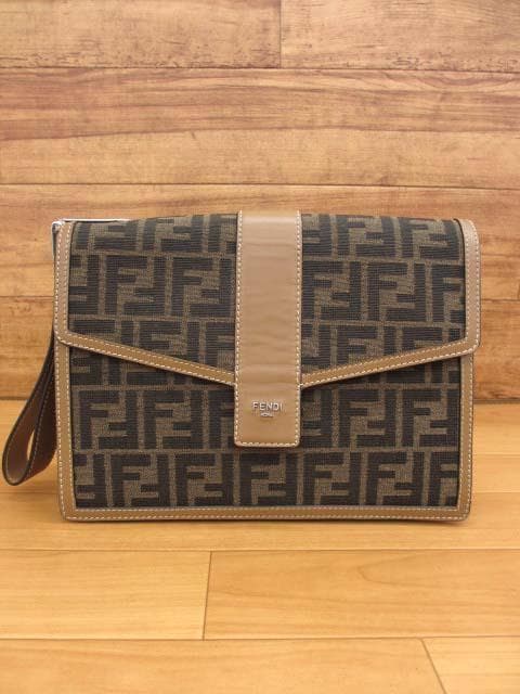 美品 フェンディ 7VA568 FFファブリック オーロック クラッチバッグ