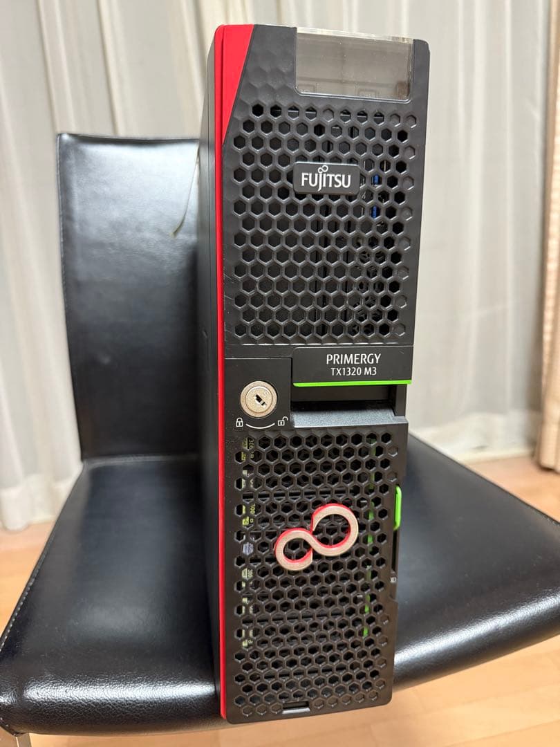 Fujitsu PRIMERGY TX1320 M3 サーバー